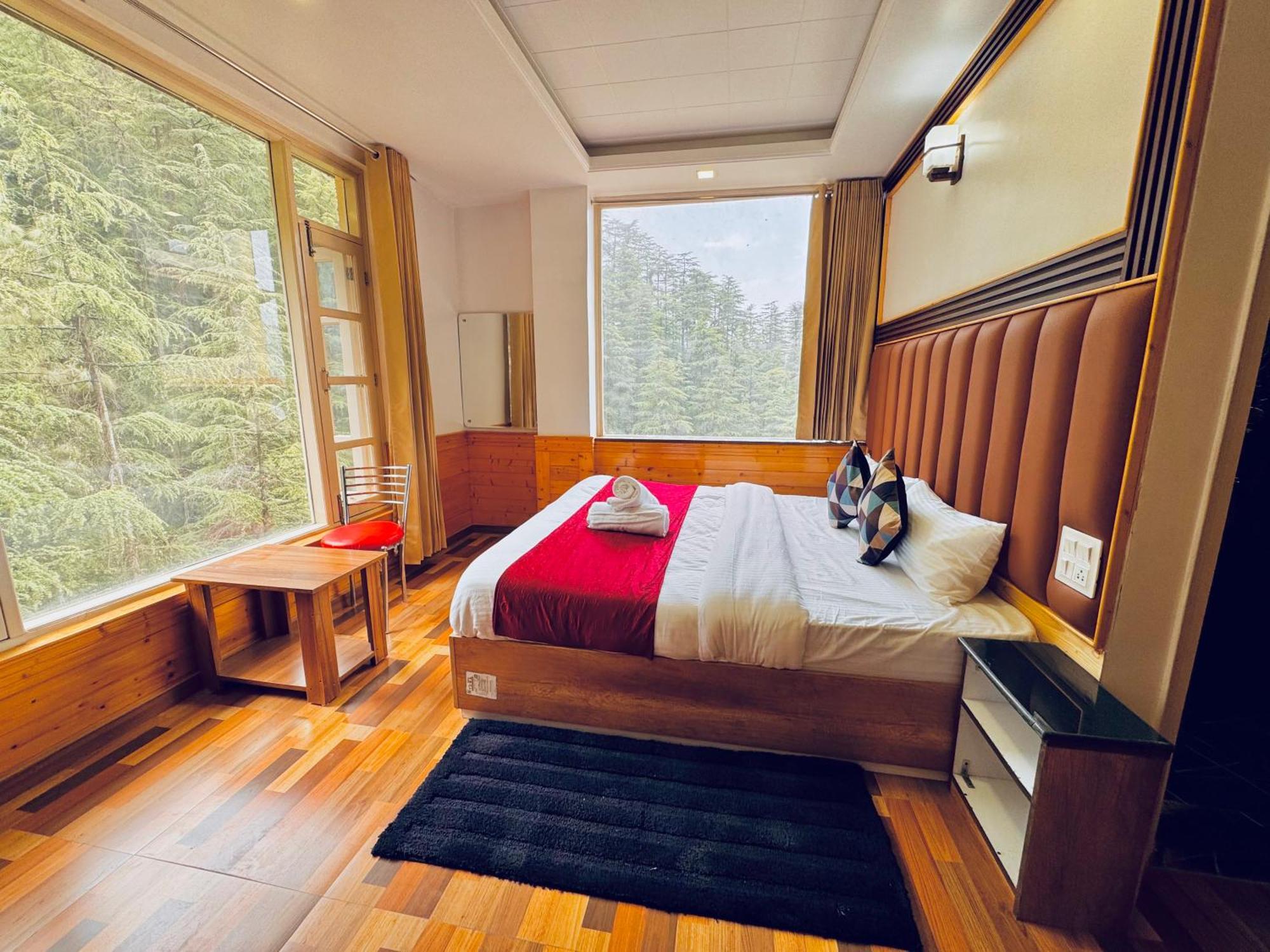 Staynest In Centre - 3 Bhk - Private Parking - Balcony View Hotel Shimla