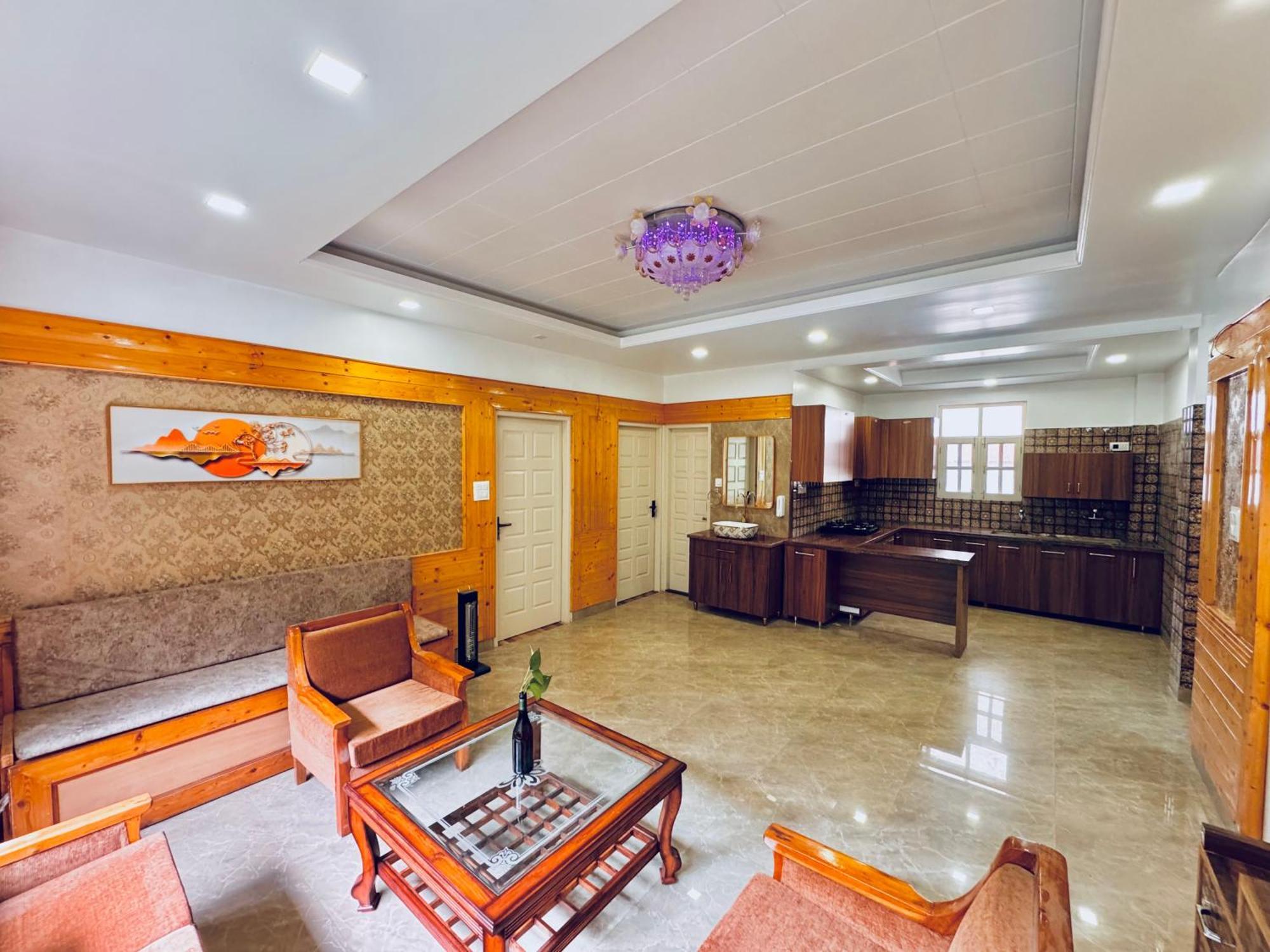 Staynest In Centre - 3 Bhk - Private Parking - Balcony View Shimla