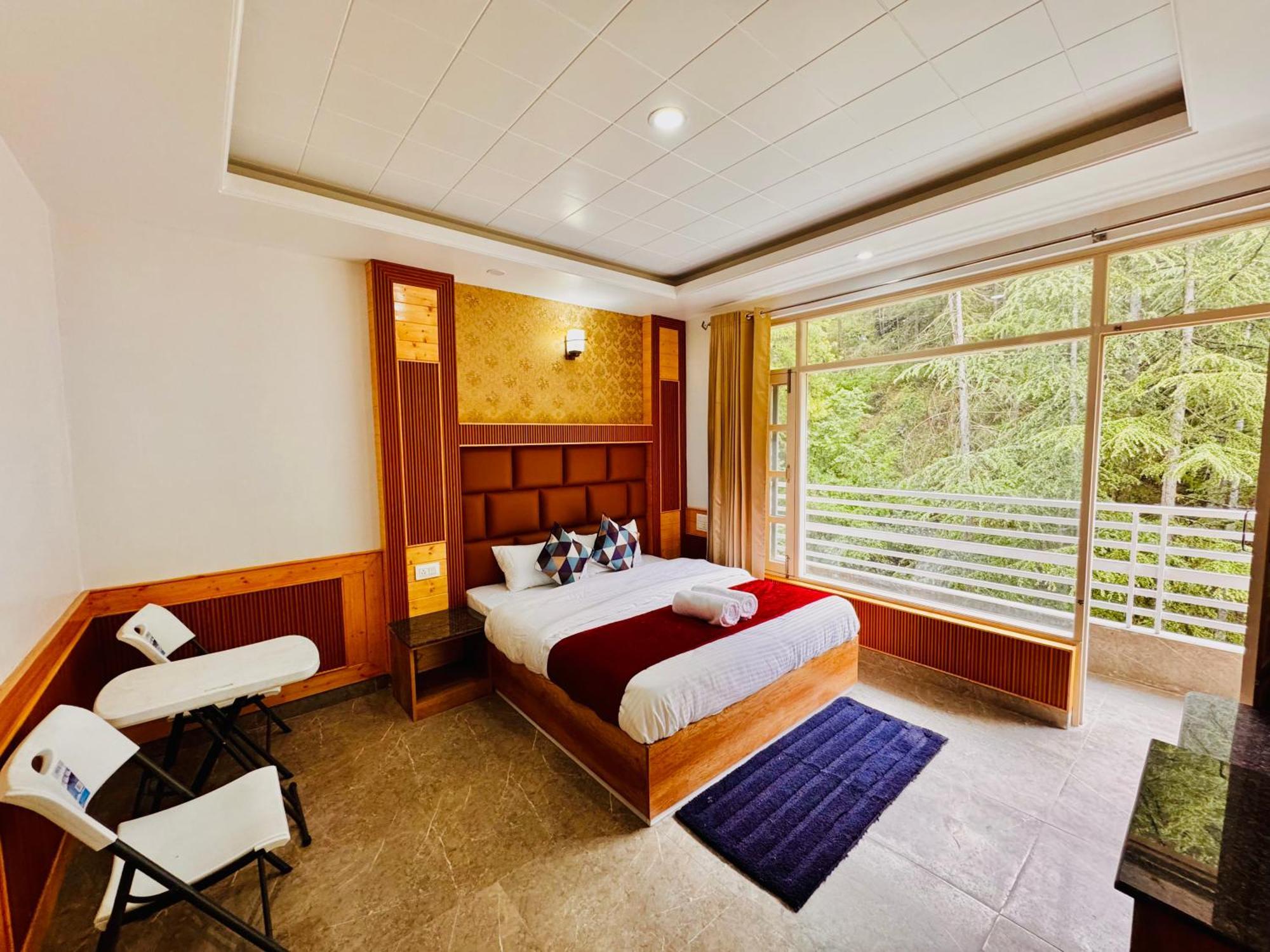 Staynest In Centre - 3 Bhk - Private Parking - Balcony View Hotel