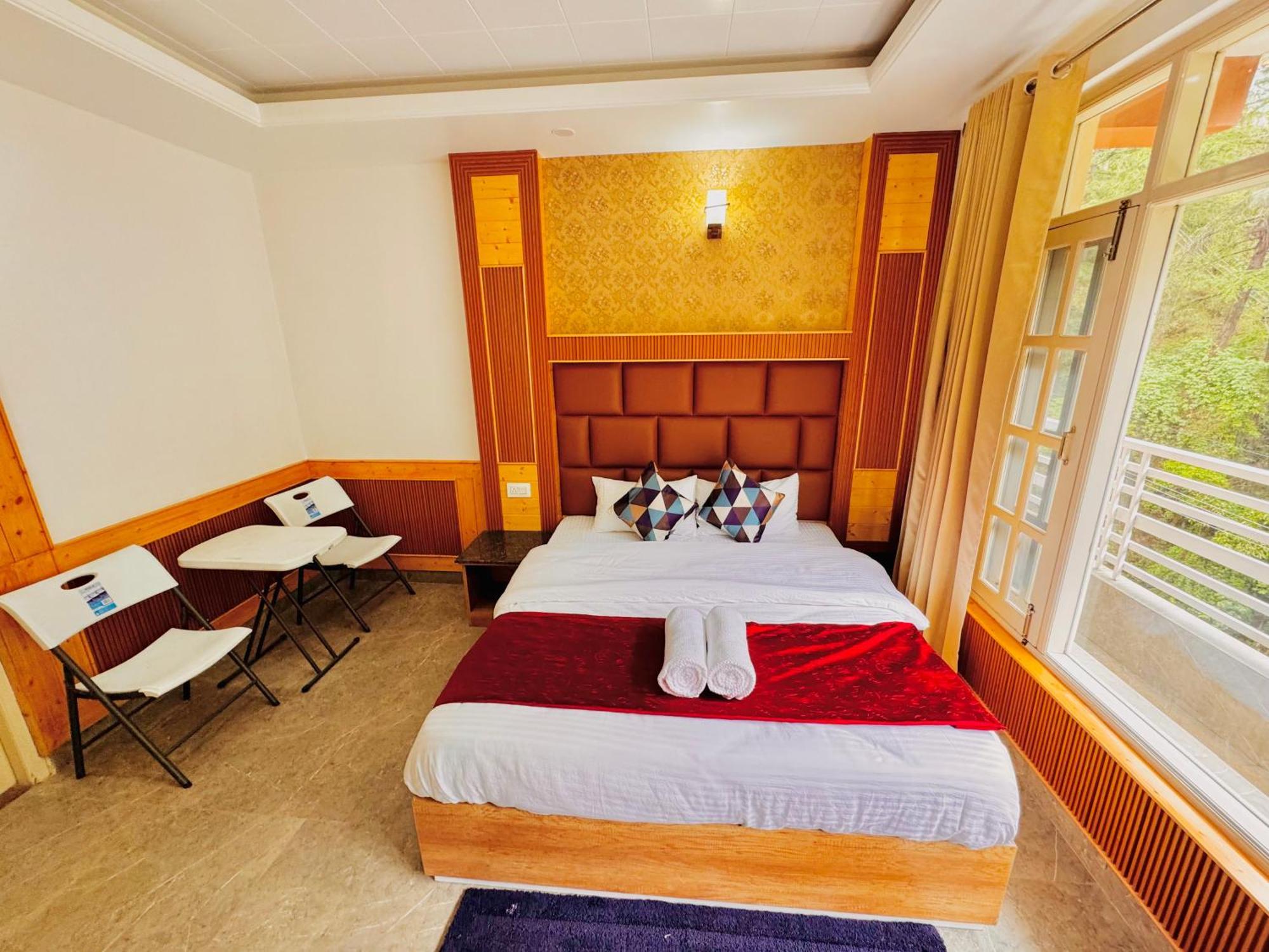 Hotel Staynest In Centre - 3 Bhk - Private Parking - Balcony View Shimla