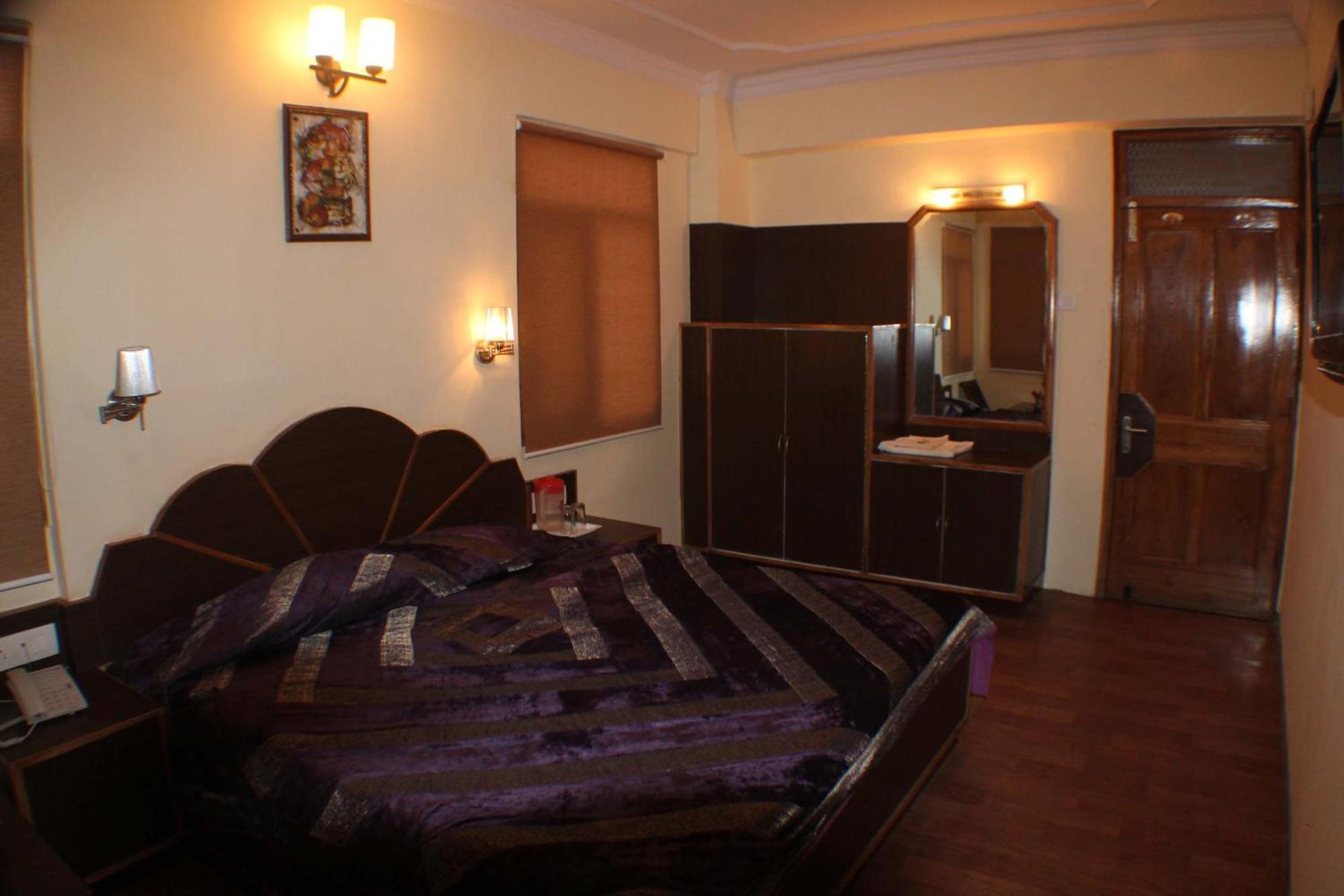 Prestige Hotel 2*