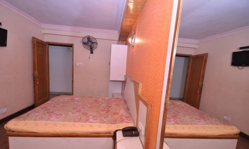 Sidharath Hotel