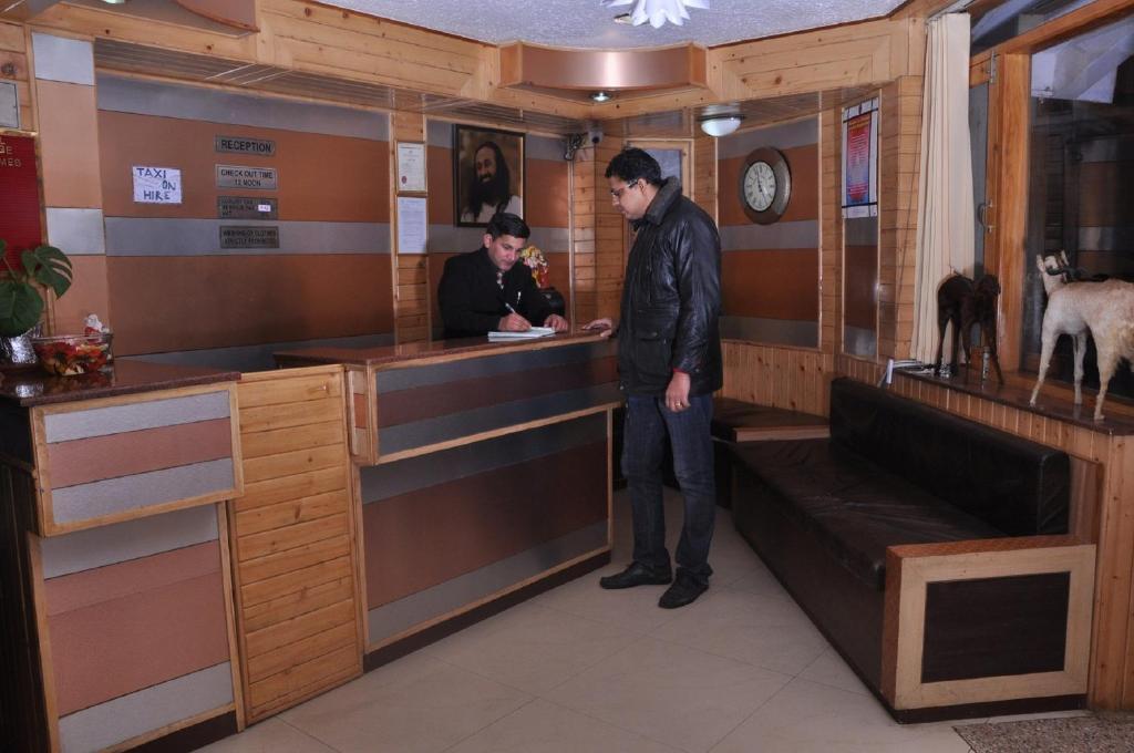 Prestige Hotel 2*