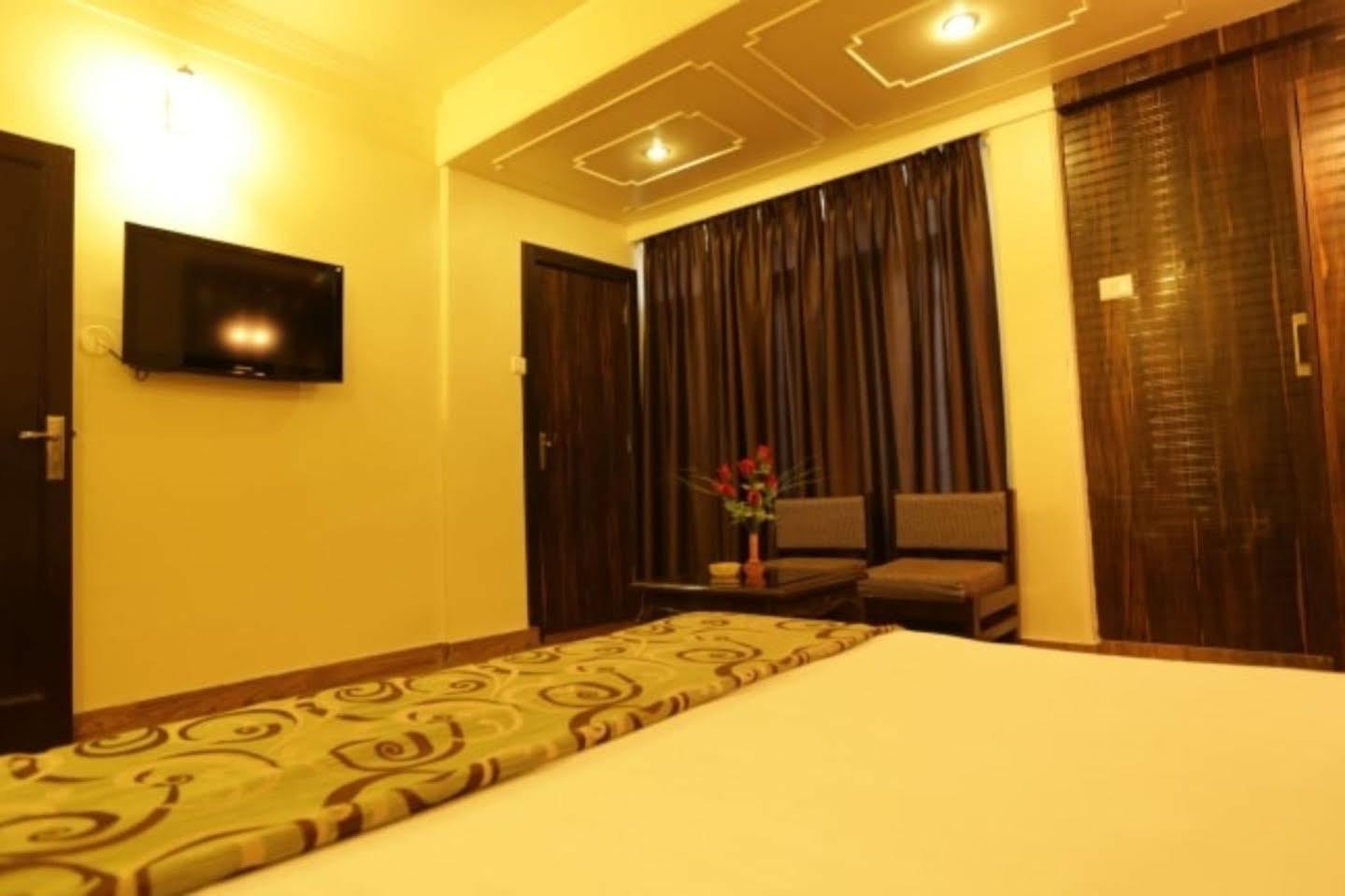 Sangeet Hotel