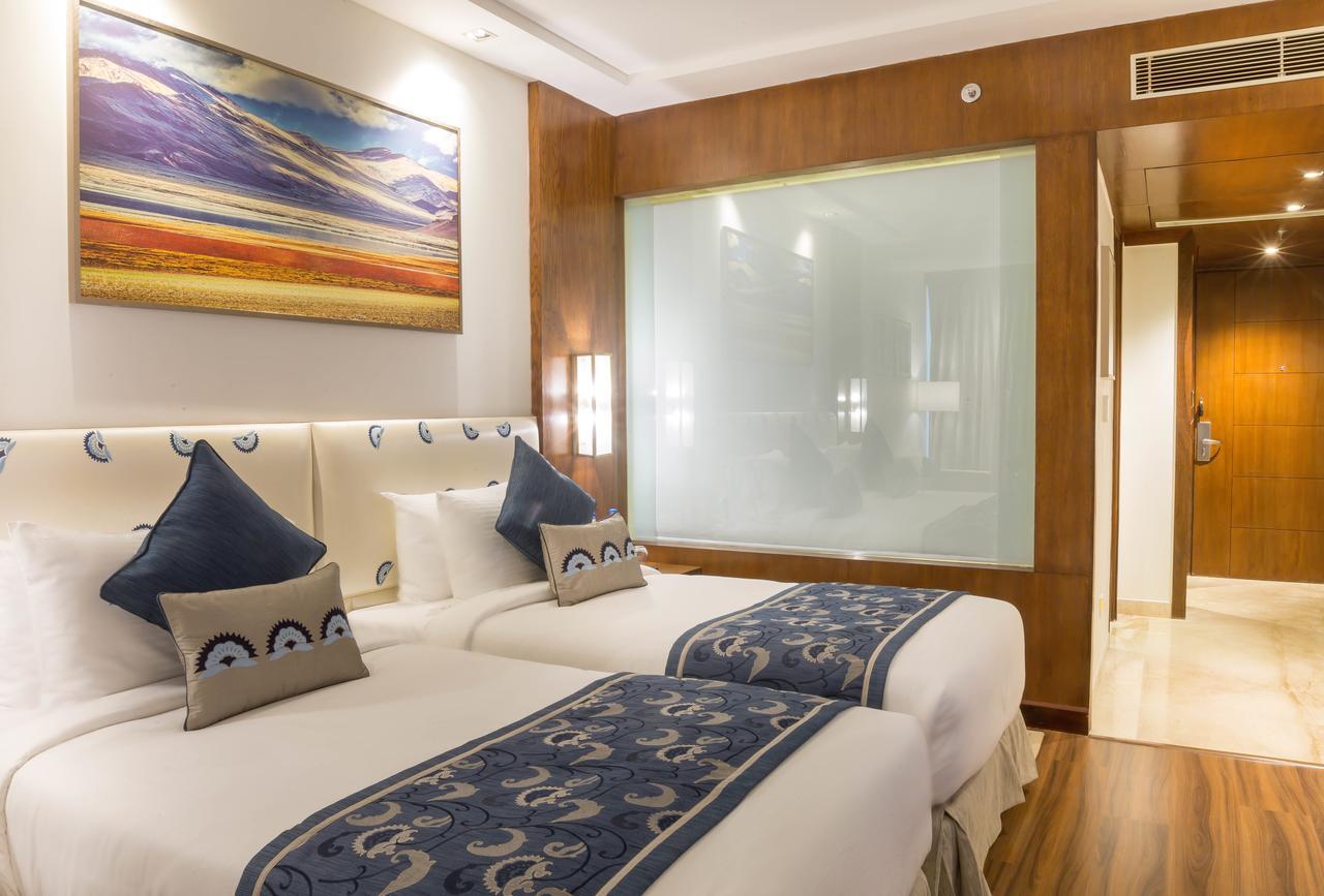 Royal Tulip Luxury Hotel, Kufri,