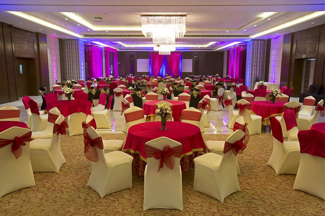 Royal Tulip Luxury Hotel, Kufri, 5*
