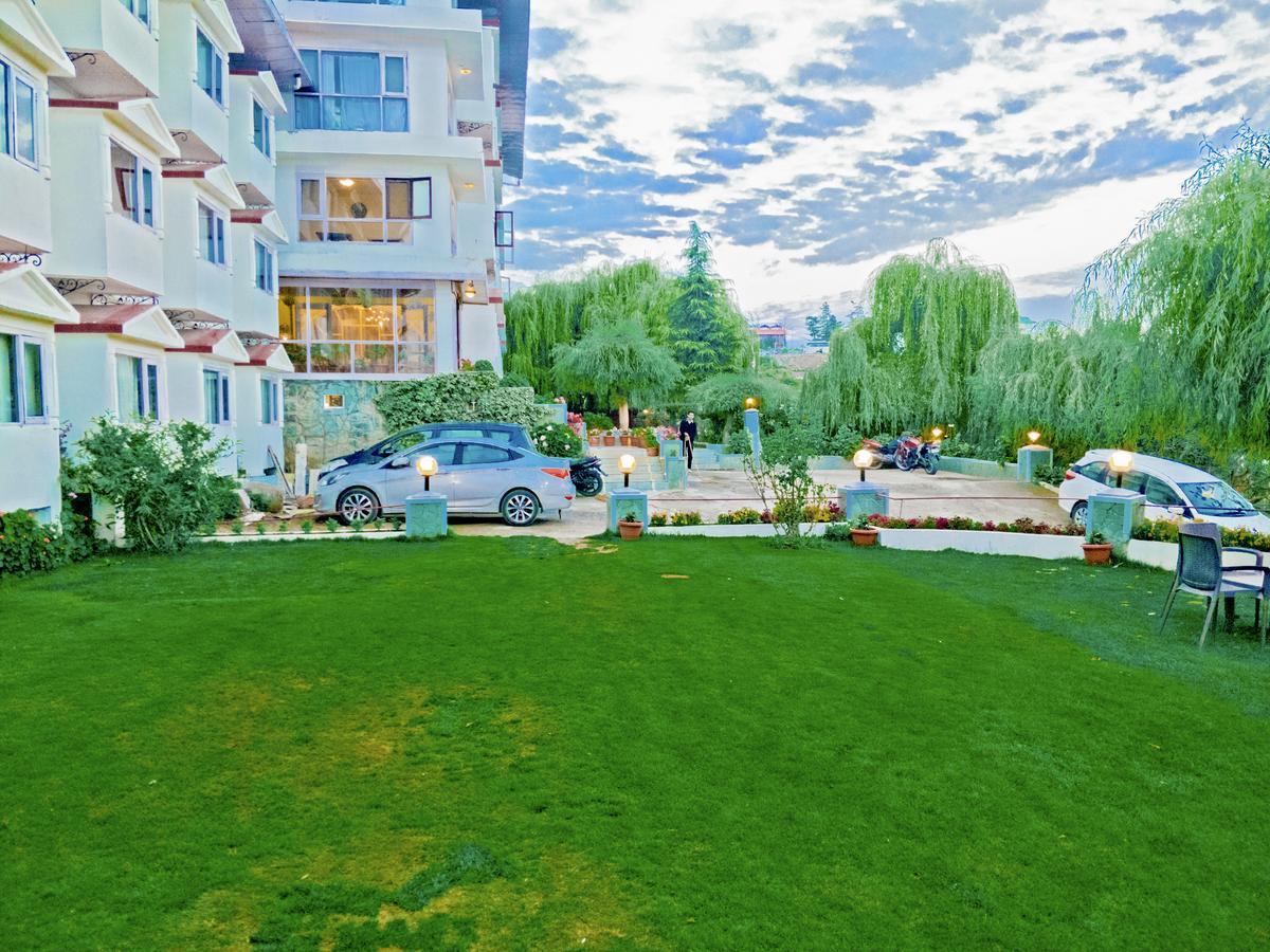 Resort Royal Jardin Whistling Pines