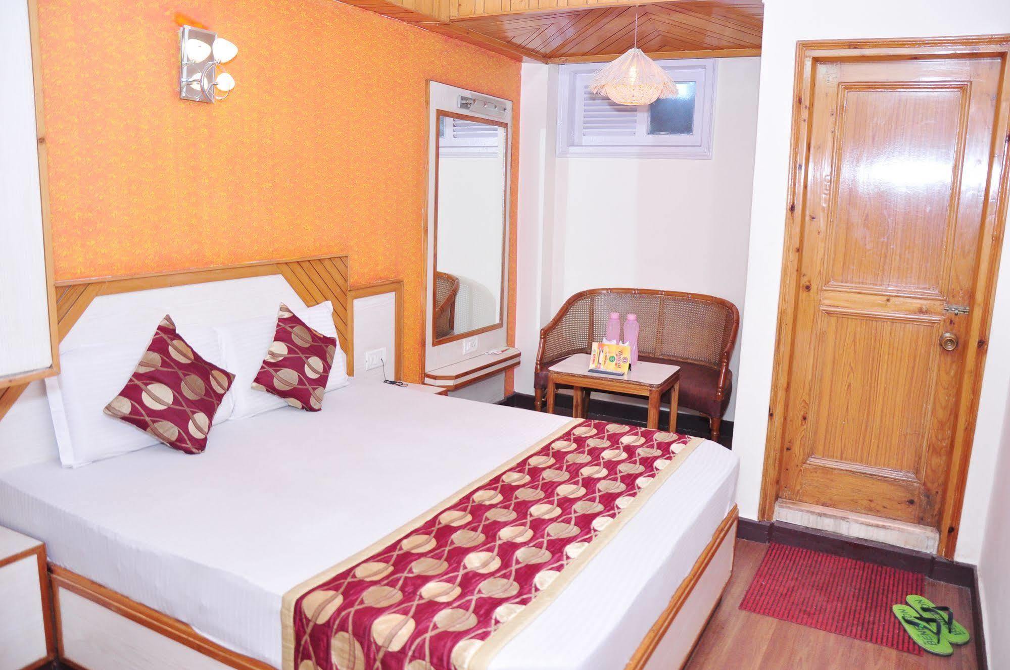 Hotel Sidharath 2*