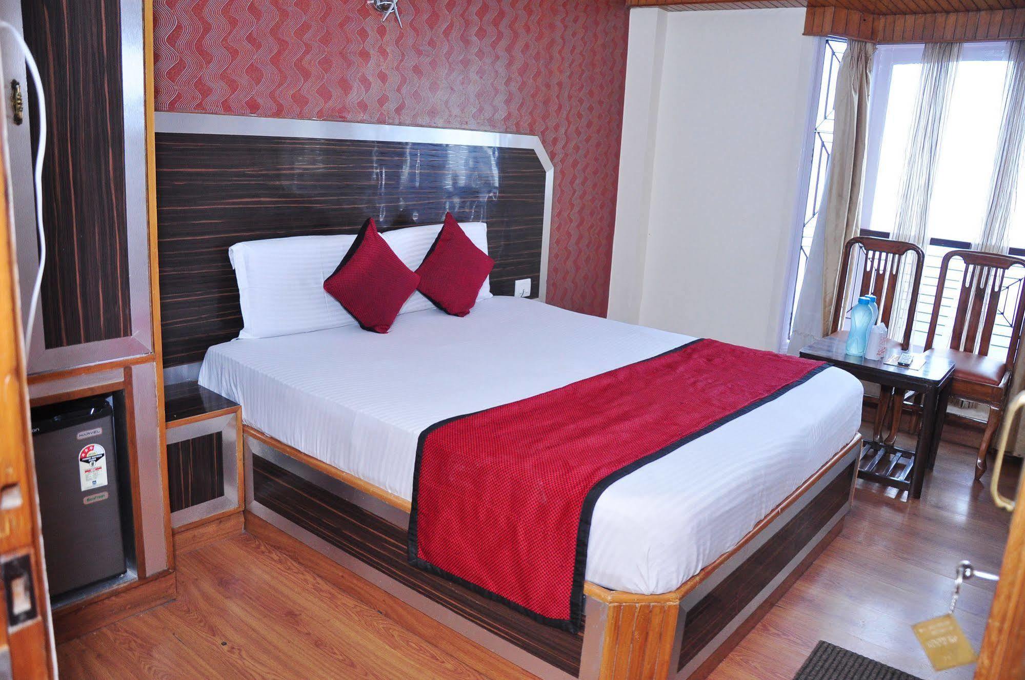 Hotel Sidharath 2*