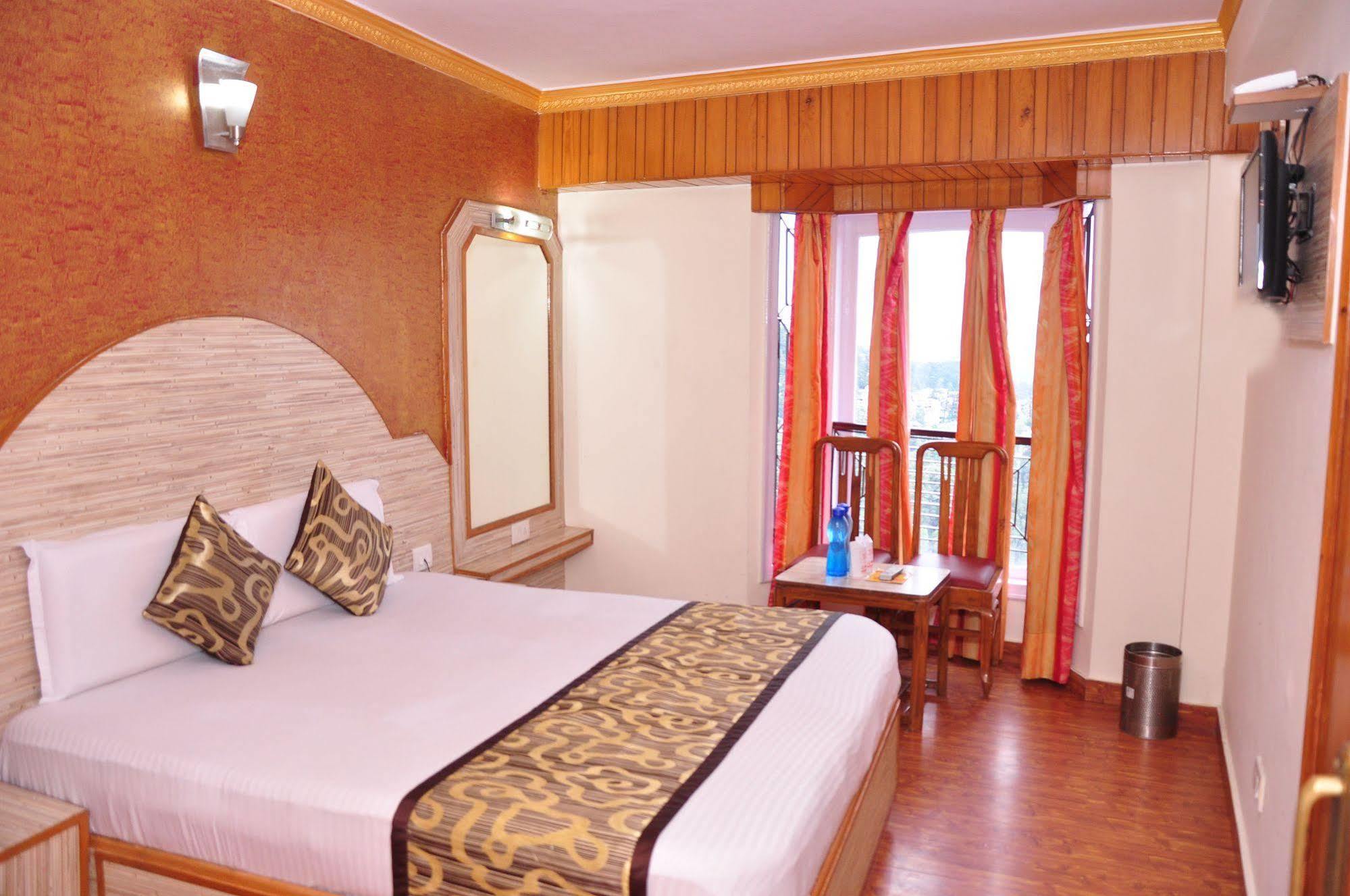 Hotel Sidharath 2*