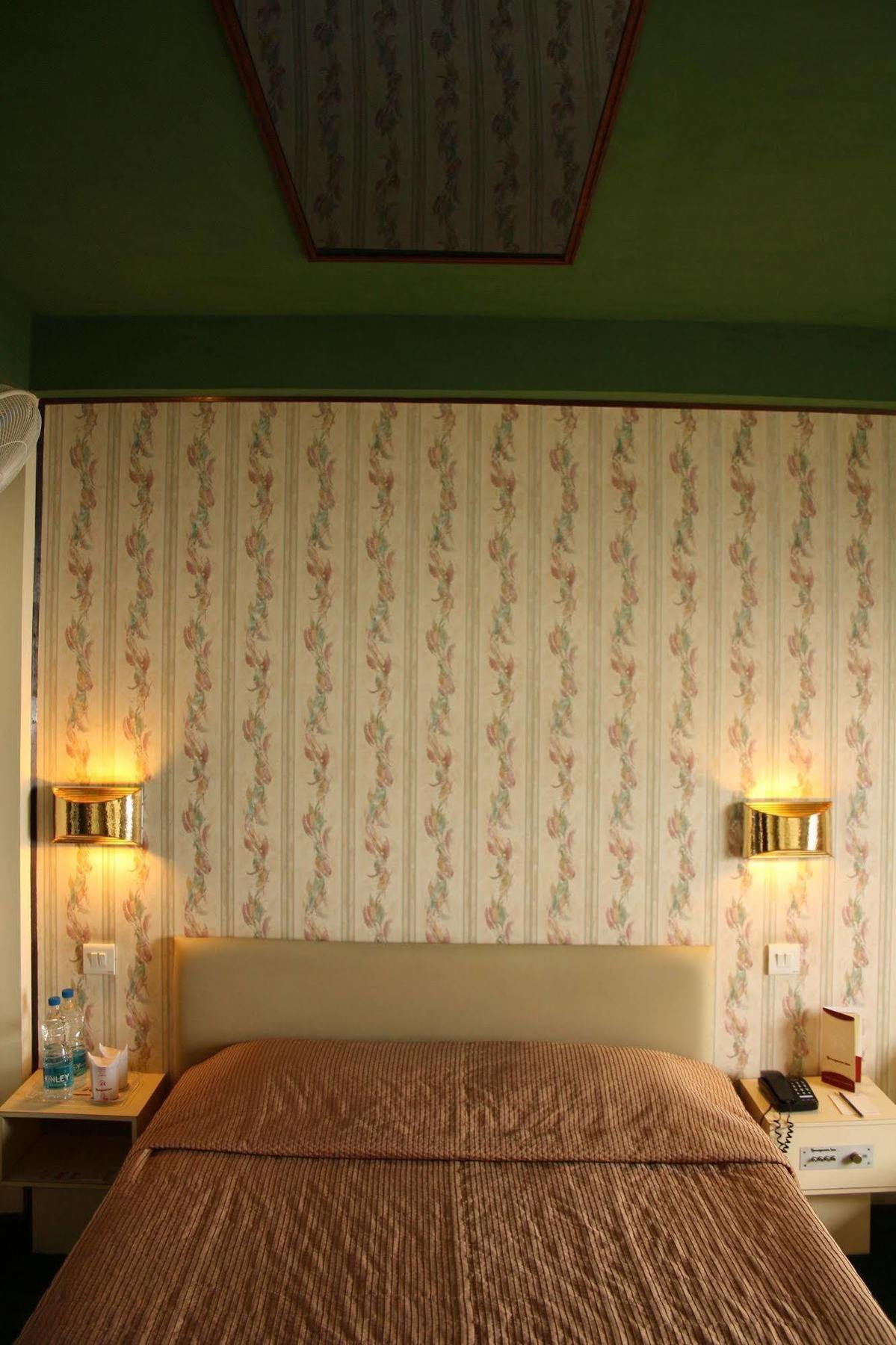 Honeymoon Hotel 3*