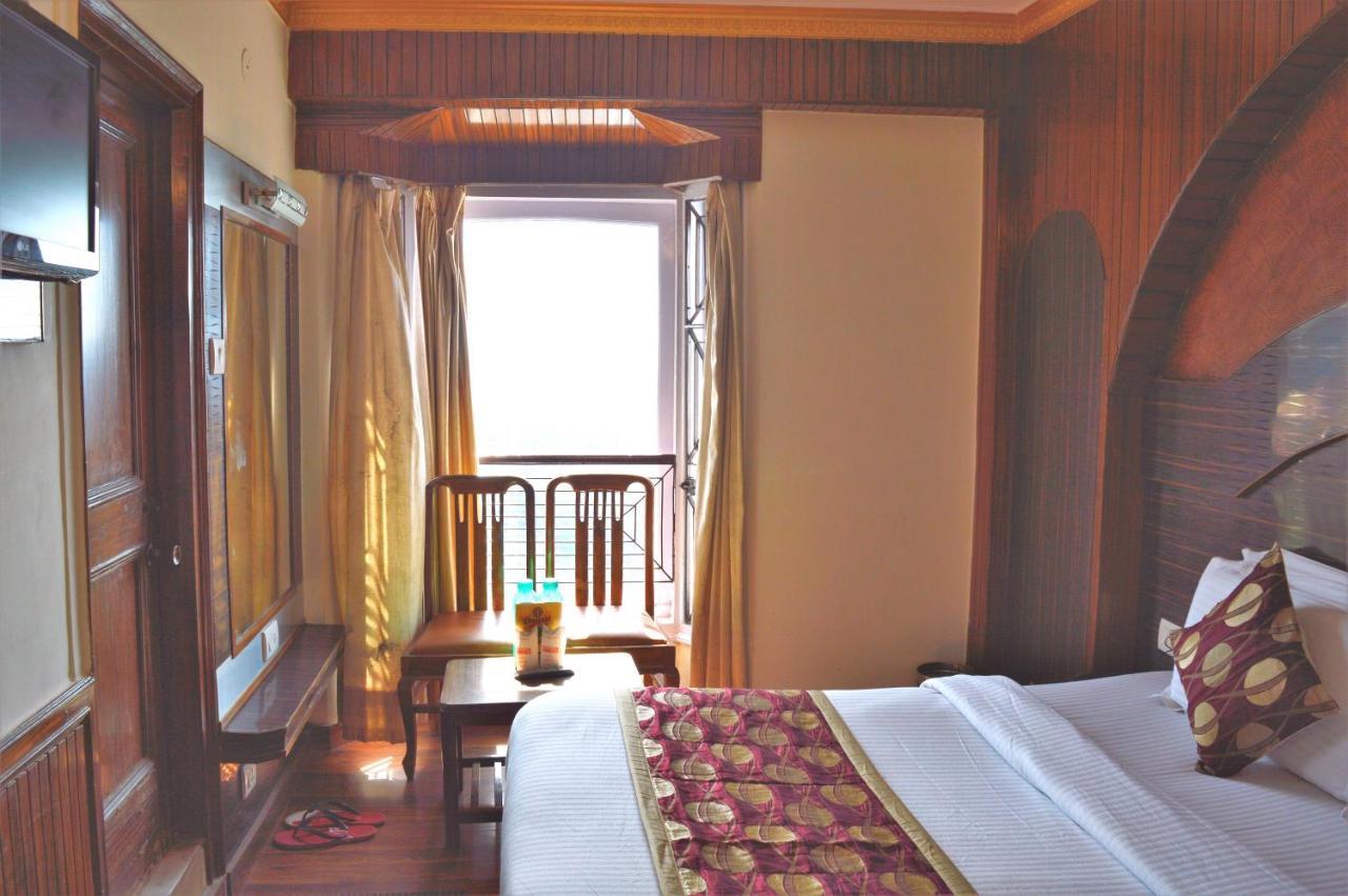 Sidharath Hotel 2*