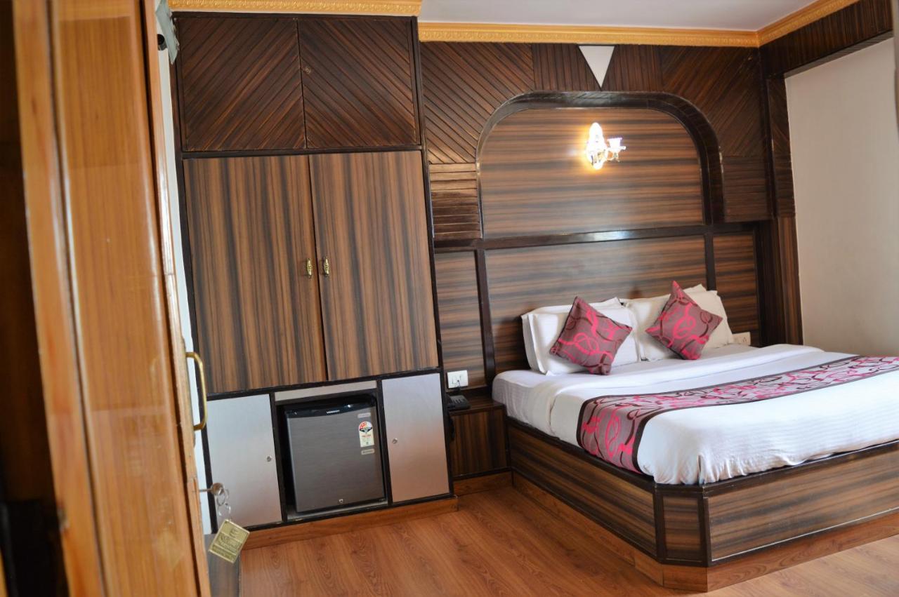 Sidharath Hotel 2*
