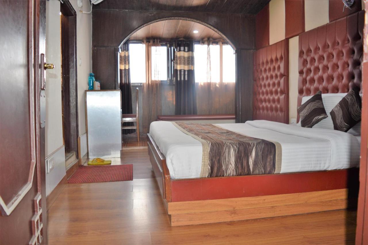 Hotel Sidharath 2*