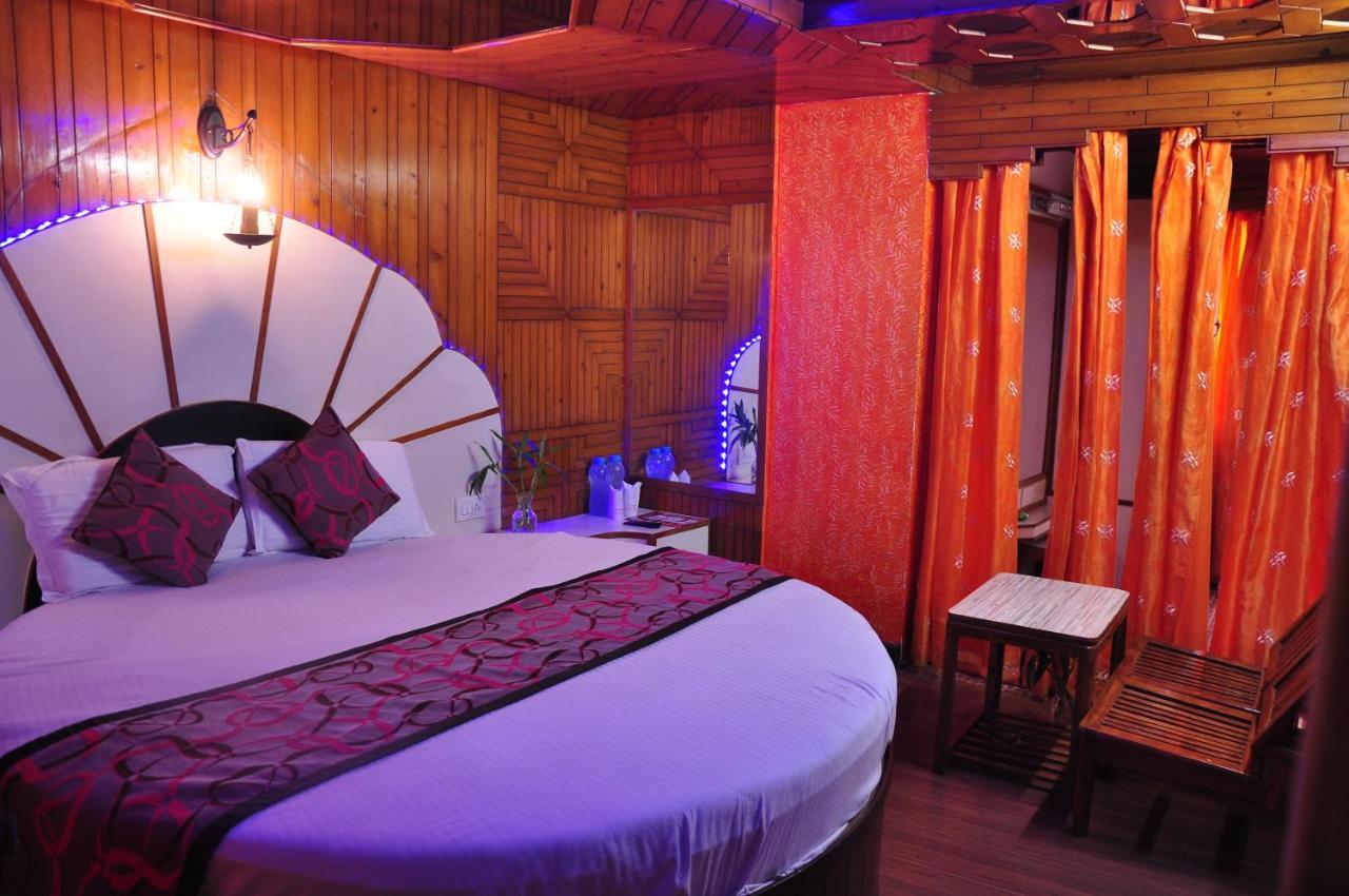 Sidharath Hotel 2*