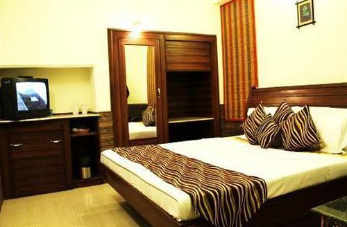 Kapil Hotel