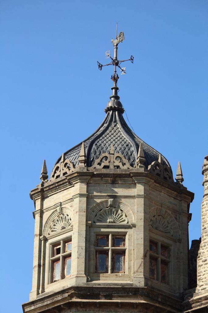 The Hill Crest *