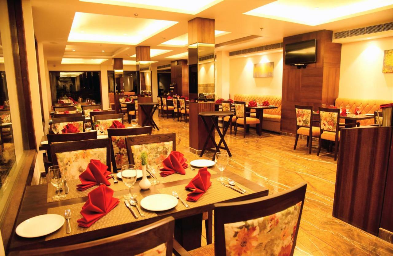 Hotel Royale Retreat - Luxury In