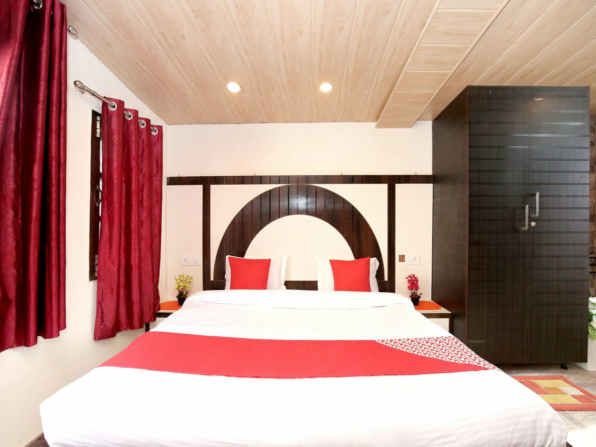 Oyo 11904 Sec 6 Apartment *