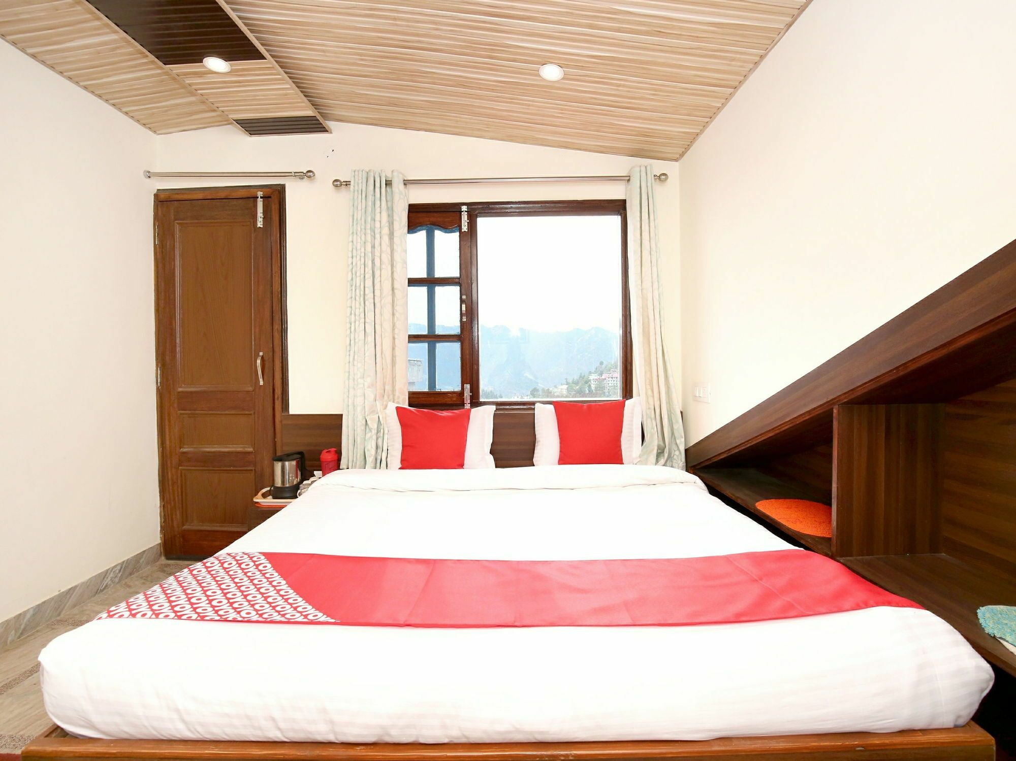 Oyo 11904 Sec 6 Shimla