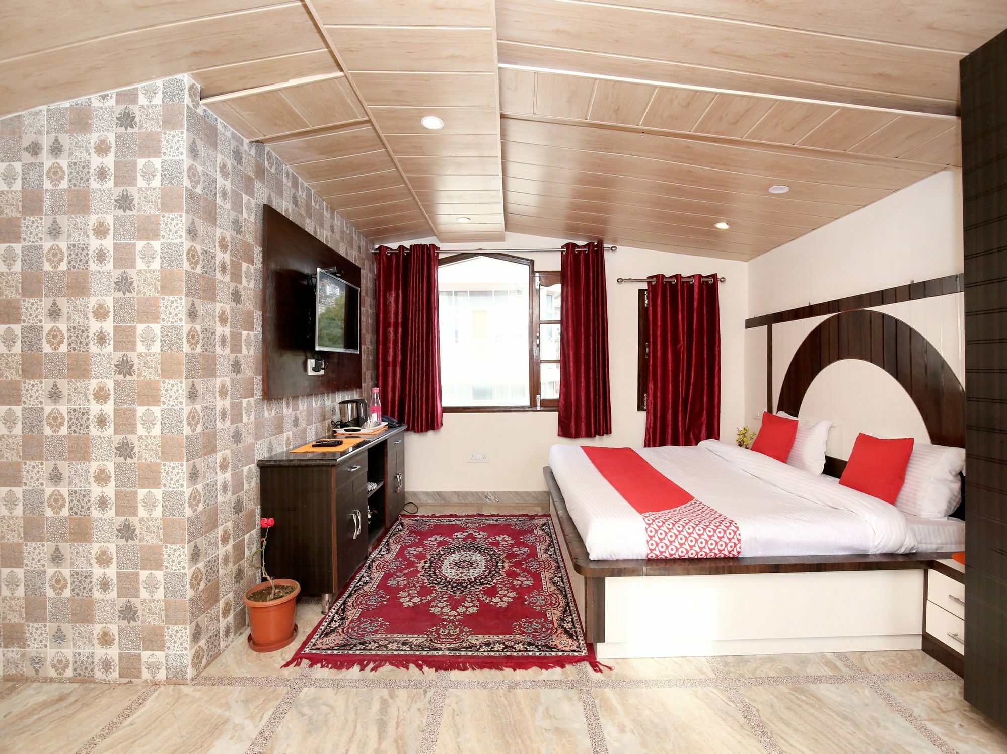 Oyo 11904 Sec 6 Shimla