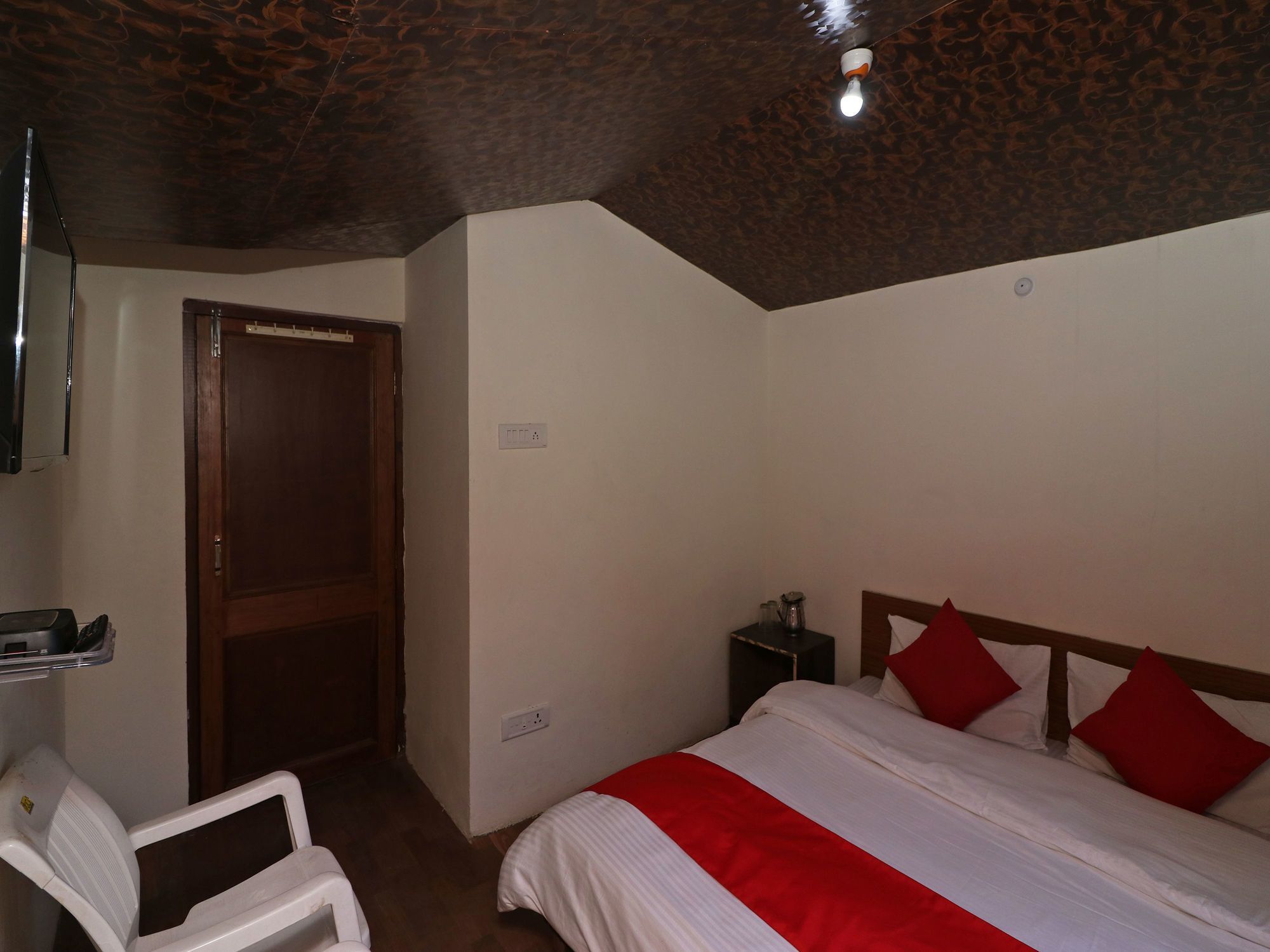 Oyo 13353 Friends Colony Apartment Shimla