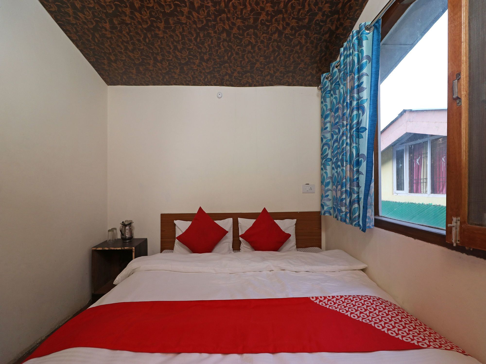 Oyo 13353 Friends Colony Apartment