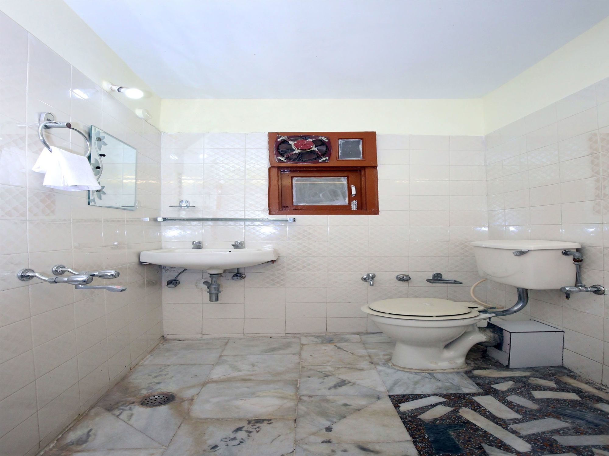 2bhk Snow View 3*
