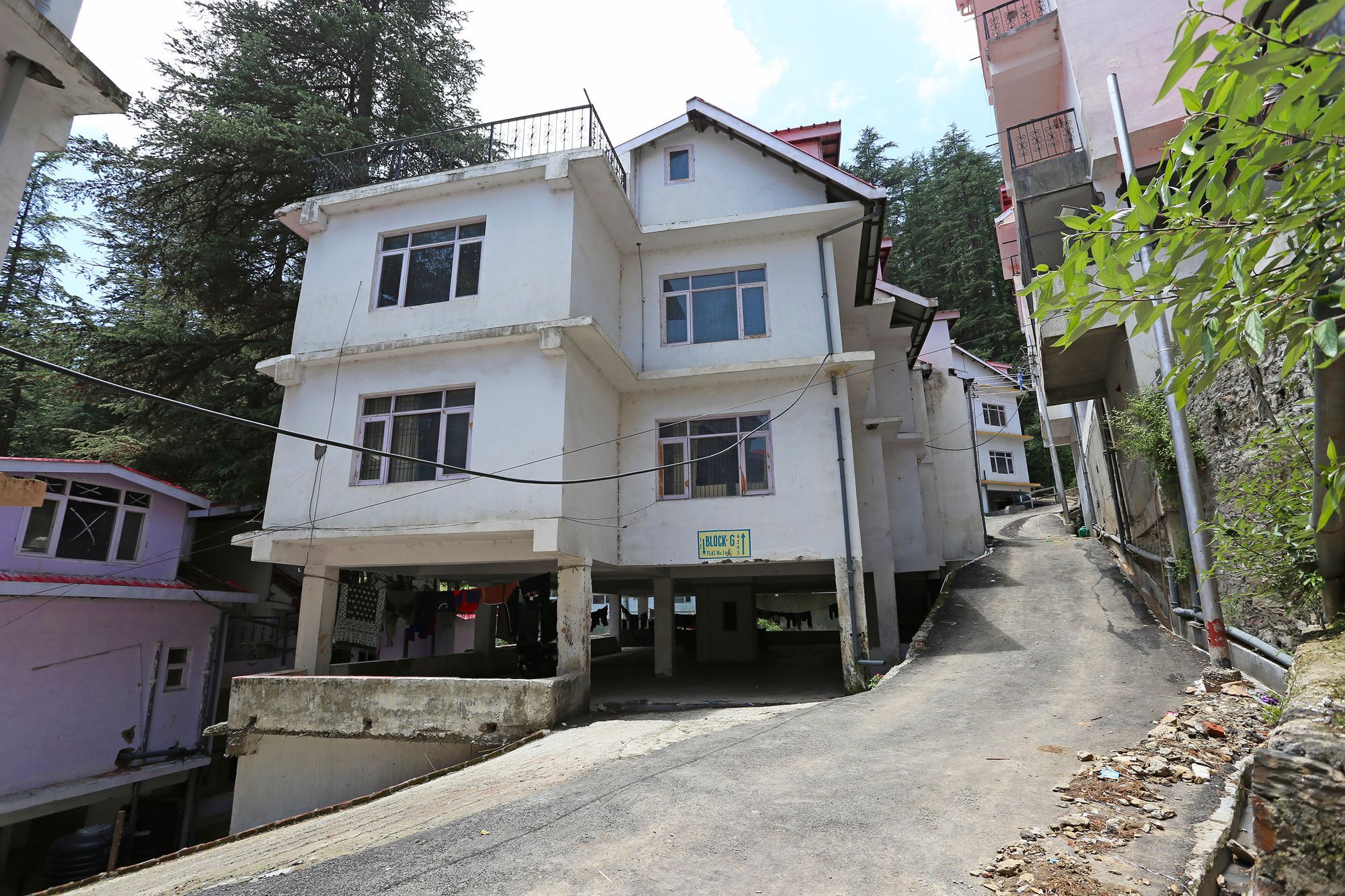 Apartment Oyo 9102 3bhk Pinewood Valley