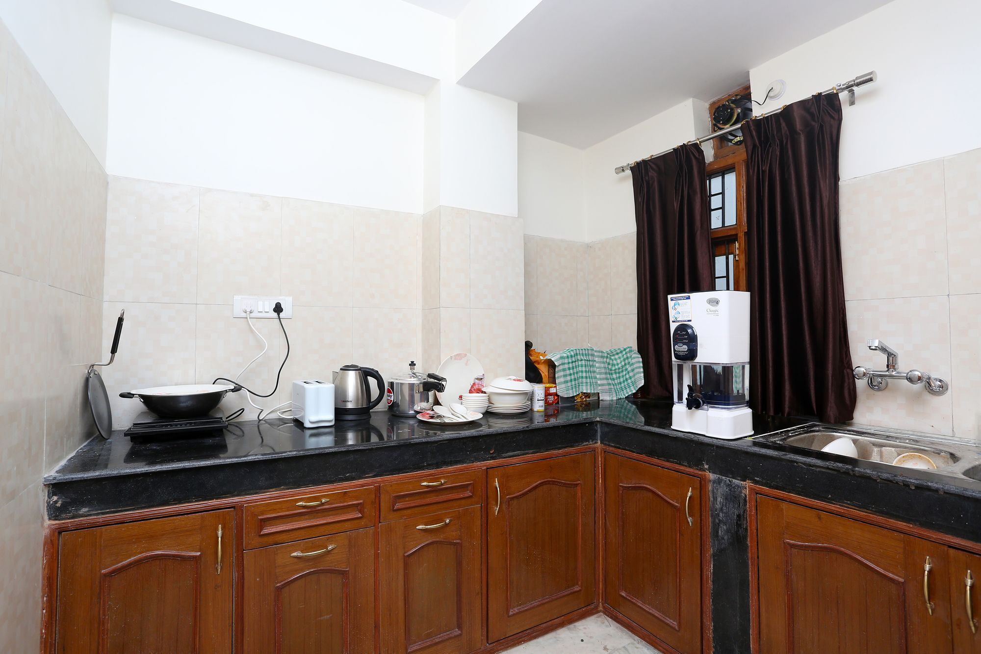 Oyo 9102 3bhk Pinewood Valley Apartment *