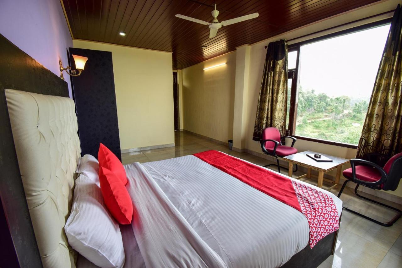 Oyo 43476 Vatika Resort 3*