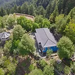Stayvista At Violet Hill With Bonfire, Gazebo & Hill View