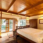 Ama Stays & Trails Ballyhack Cottage,Shimla