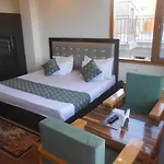 Royal Cedar B&B Simla