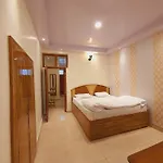 Rihaish Dbl Room With Kitchen