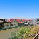 Oyo High And Seek Hotel
