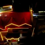 Auckland Hotel And Restaurant Near Mall Road