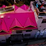 Auckland Hotel And Restaurant Near Mall Road