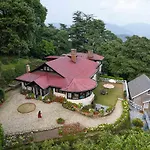 Lohonostays Jungle House