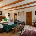 Lohonostays Jungle House