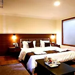 Tropical Hotel & Spa