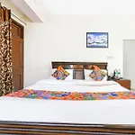 Fabhotel Ginger Grass