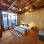 Gadegal Homestay Narkanda - Rooms & Pahadi Cafe