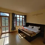 Goroomgo Homestay Sukh Dham Shimla - Homestay Like Home Feeling Mountain View