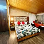 Hotel Ganga Near Mall Road
