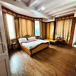 Hotel Ganga Near Mall Road