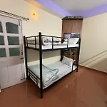 Zu-Zu Hostels