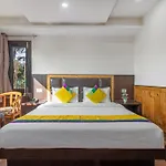 Itsy Hotels Avantika With Forest View