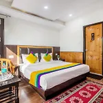 Itsy Hotels Avantika With Forest View