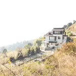 Hostie Imperial Chalet-3 Bhk Mountain Villa, Chail